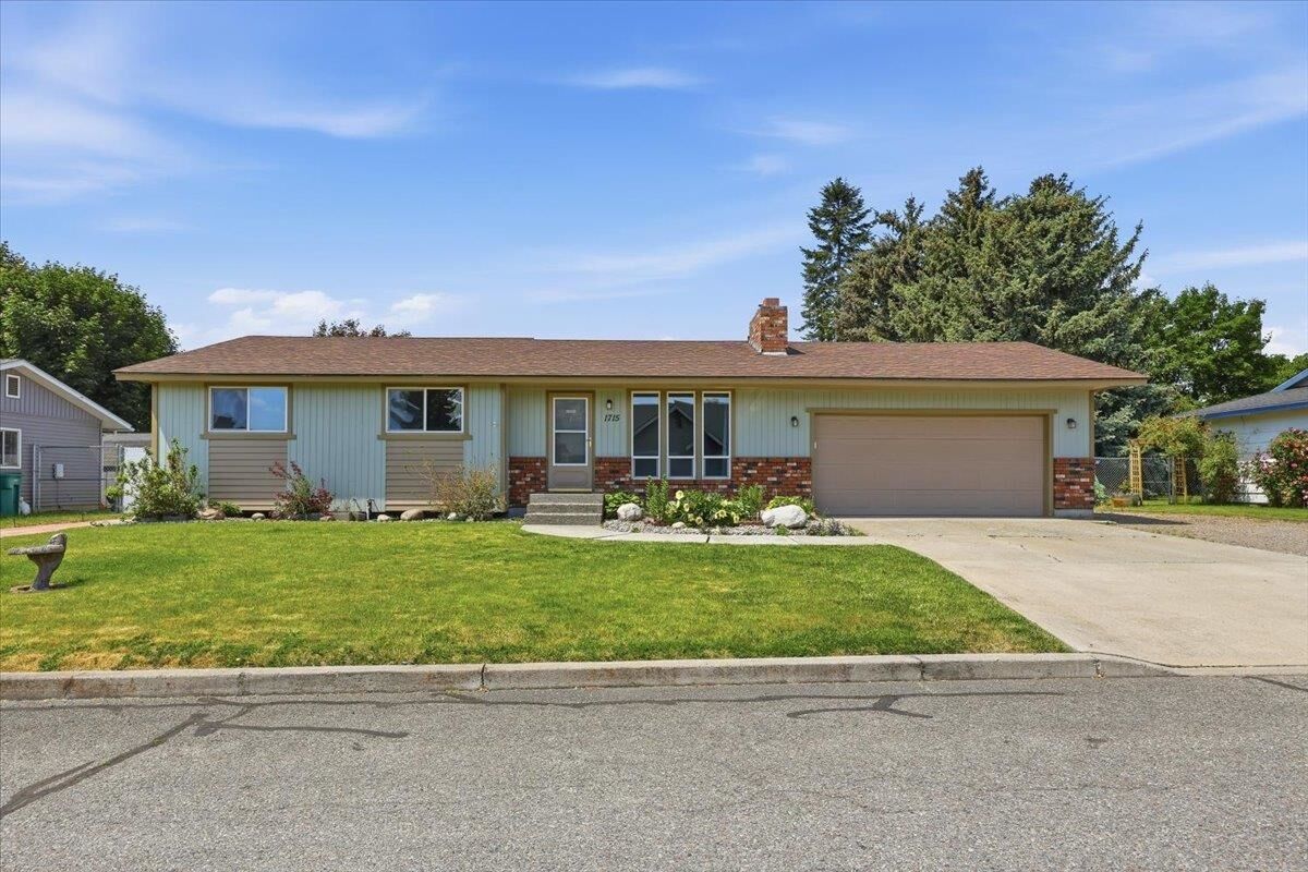 Property Photo:  1715 N Herald Rd  WA 99206 