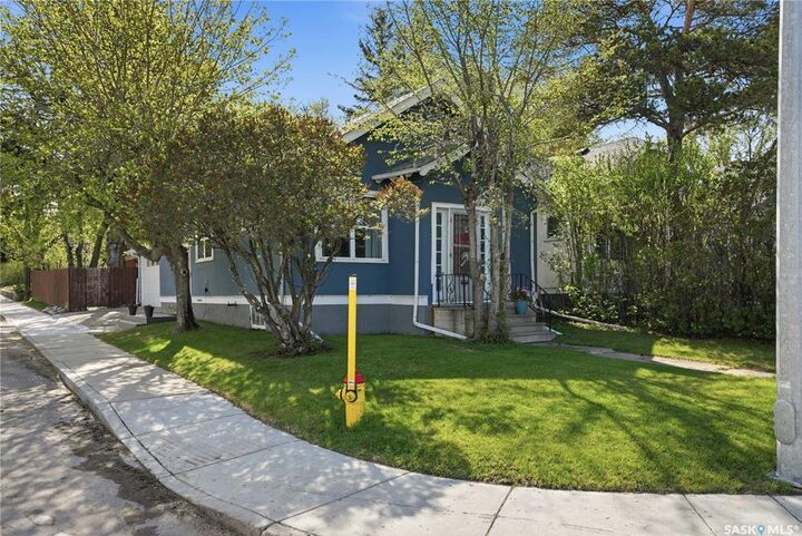 Property Photo:  1001 Lorne Avenue  SK S7N 0X5 