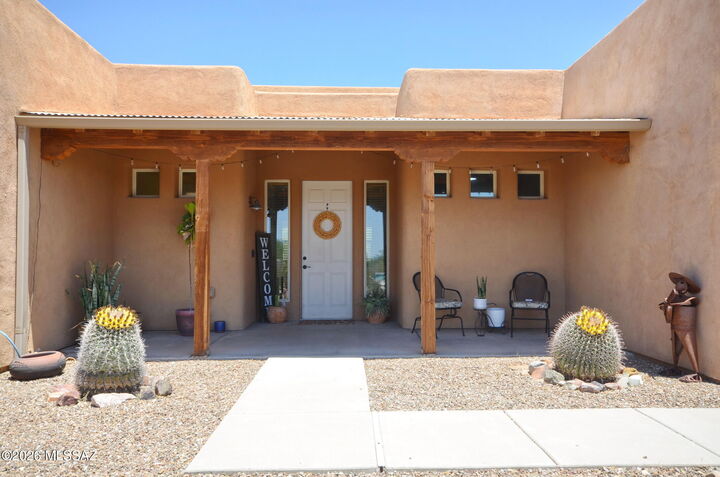 Property Photo: 7858 W Wolf Spider Place AZ 85735