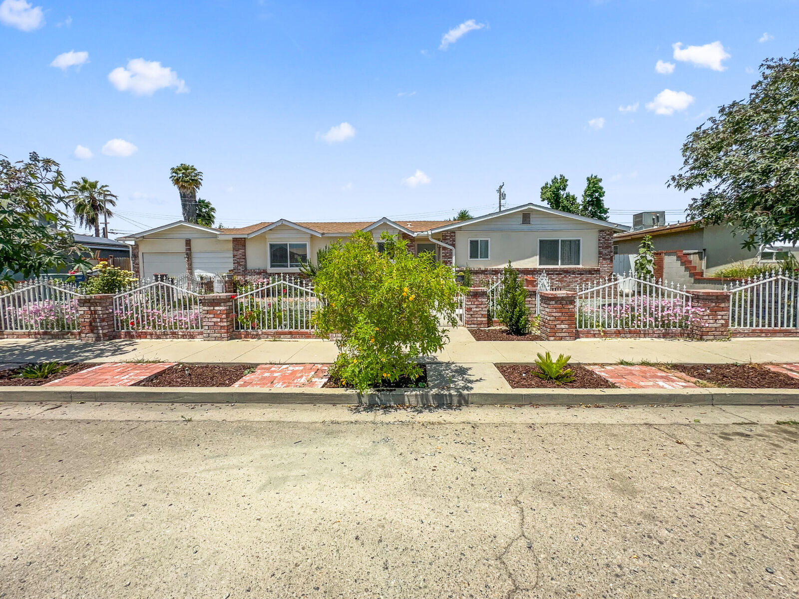 Property Photo:  947 Cardoza Drive  CA 93274 