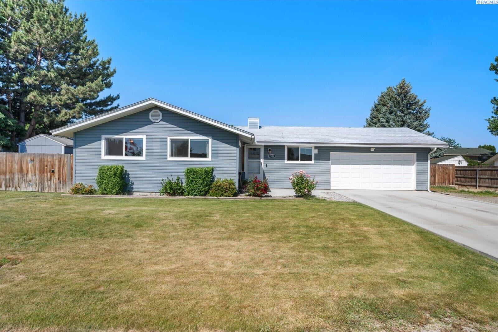 Property Photo: 2508 S Zillah St WA 99337