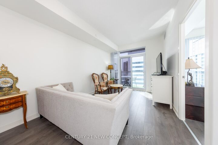 Property Photo: 4955 Yonge Street 2712 ON M2N 0L8
