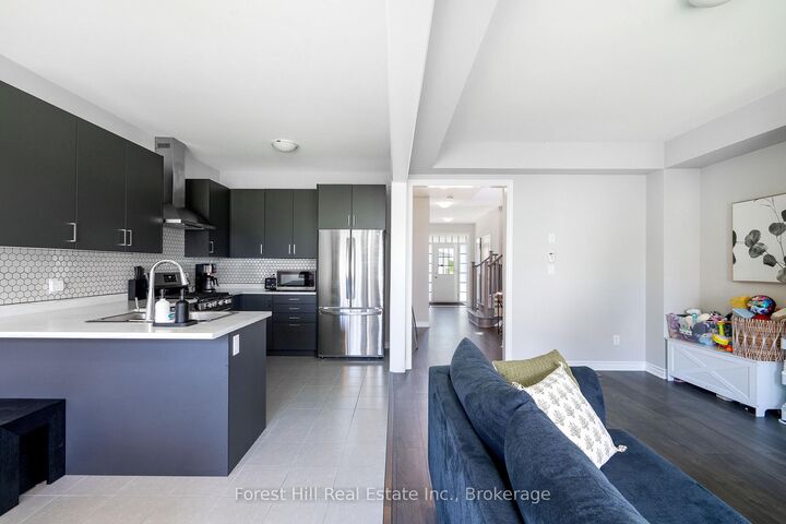 Property Photo: 281 Springfield Crescent ON L0M 1S0