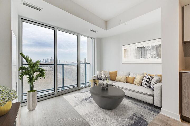 Property Photo: 36 Zorra Street #523 ON M8Z 4Z7