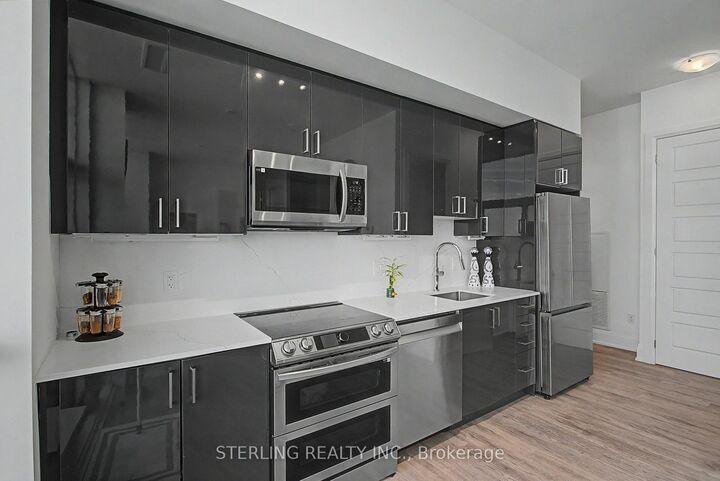 Property Photo: 1455 Celebration Drive 2803 ON L1W 0C3