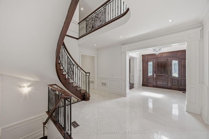 40 Maryvale Crescent — photo 1