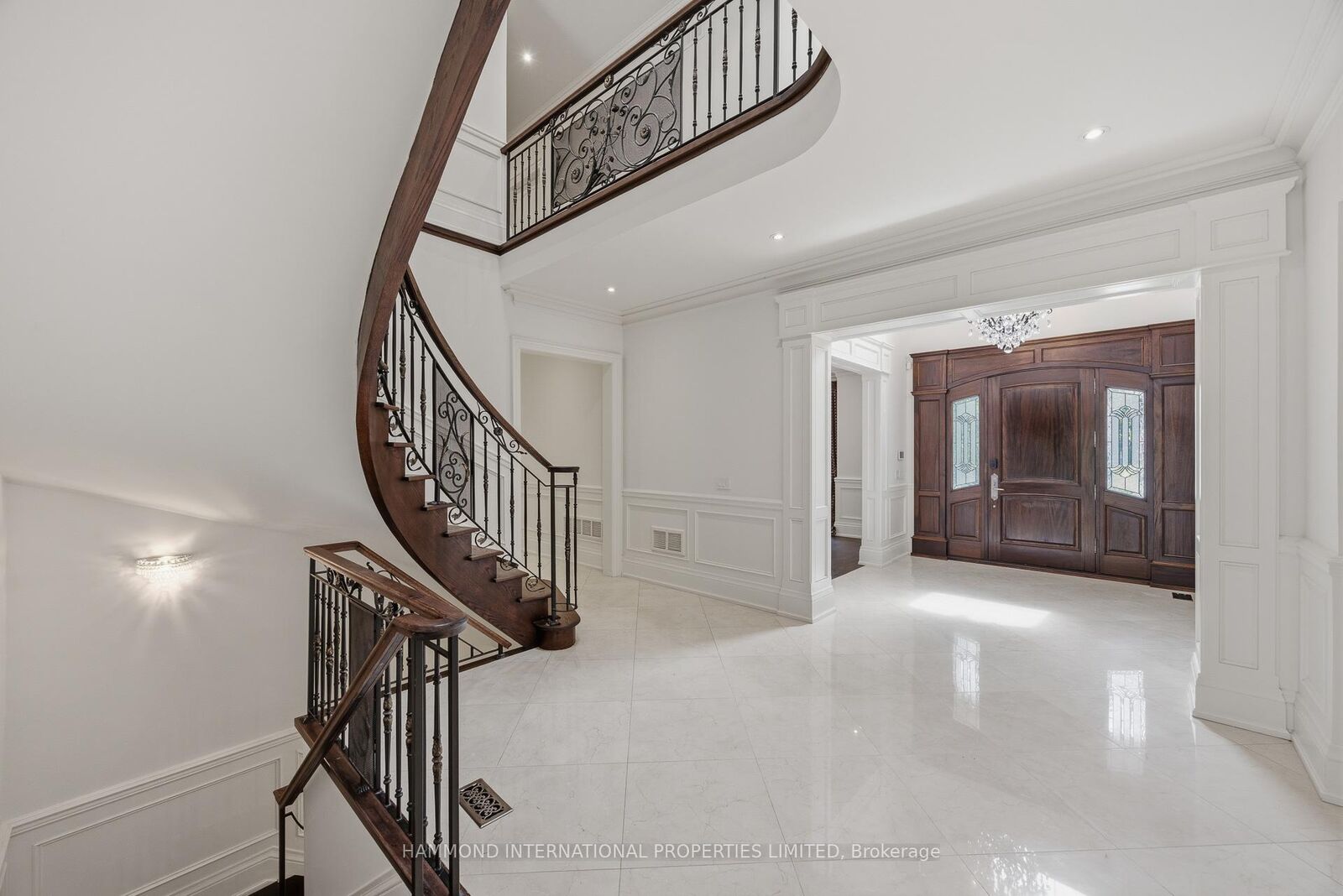 Property Photo: 40 Maryvale Crescent ON L4C 6P8