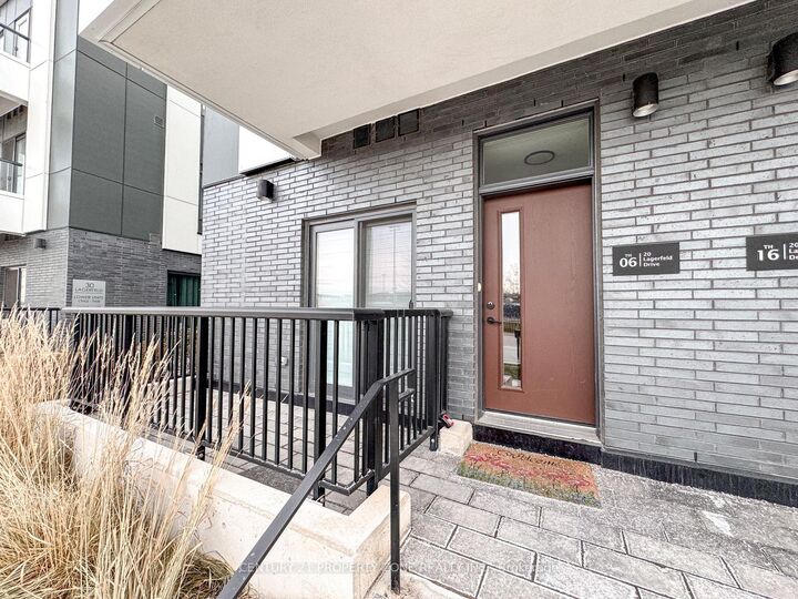 Photo de la propriété:  20 Lagerfeld Drive 06  ON L7A 5L4 
