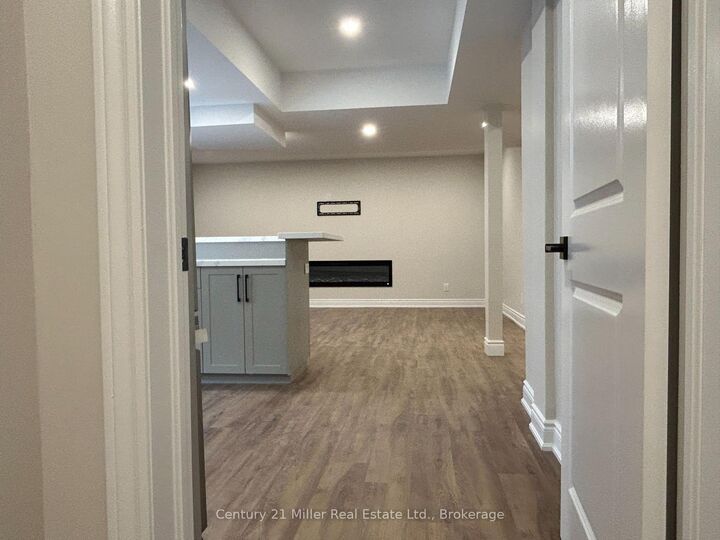 Property Photo:  2318 Valley Forest Way Lower  ON L6H 6W8 