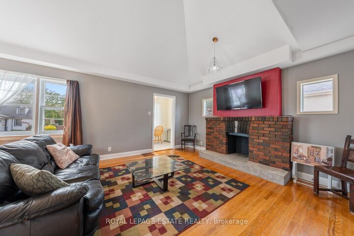 Property Photo: 601 Pharmacy Avenue ON M1L 3H1