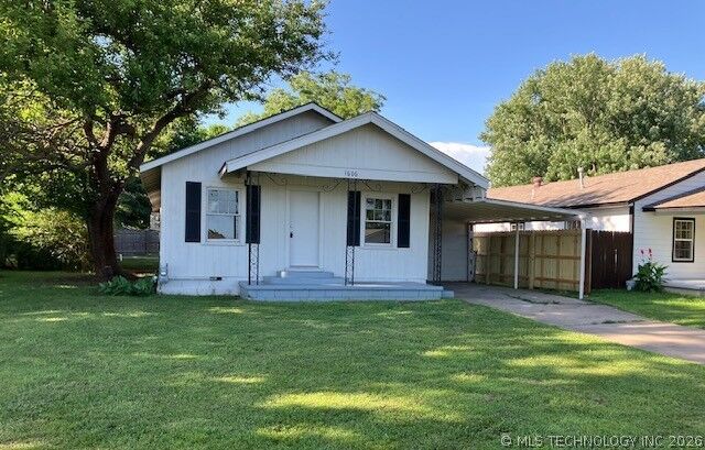 Property Photo: 1606 Callahan Street OK 74403