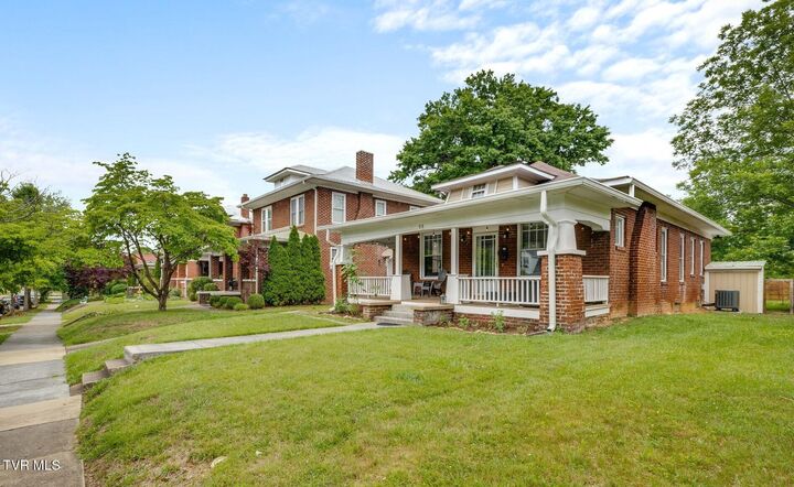 Property Photo:  818 West Maple Street  TN 37604 