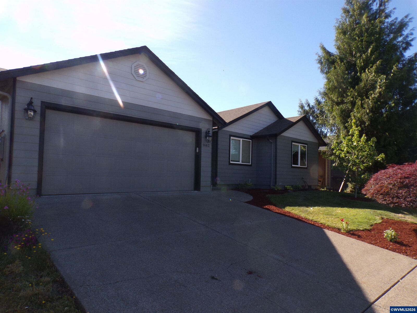 Property Photo:  1662 Cherry Bark Ct  OR 97317 