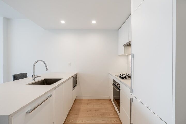 Property Photo: 2181 Madison Avenue 2907 BC V5C 0N4