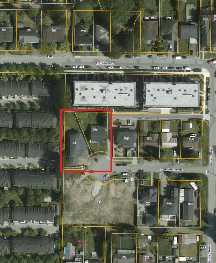 Property Photo: 703 Delestre Avenue BC V3K 2G1