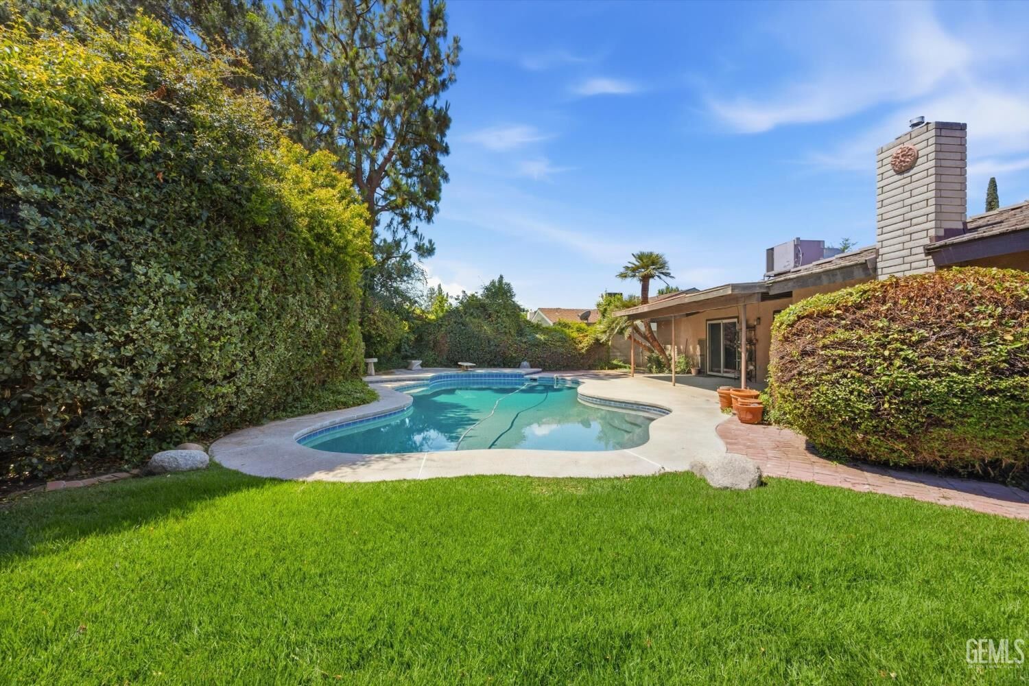 Property Photo:  704 Winchester Street  CA 93309 