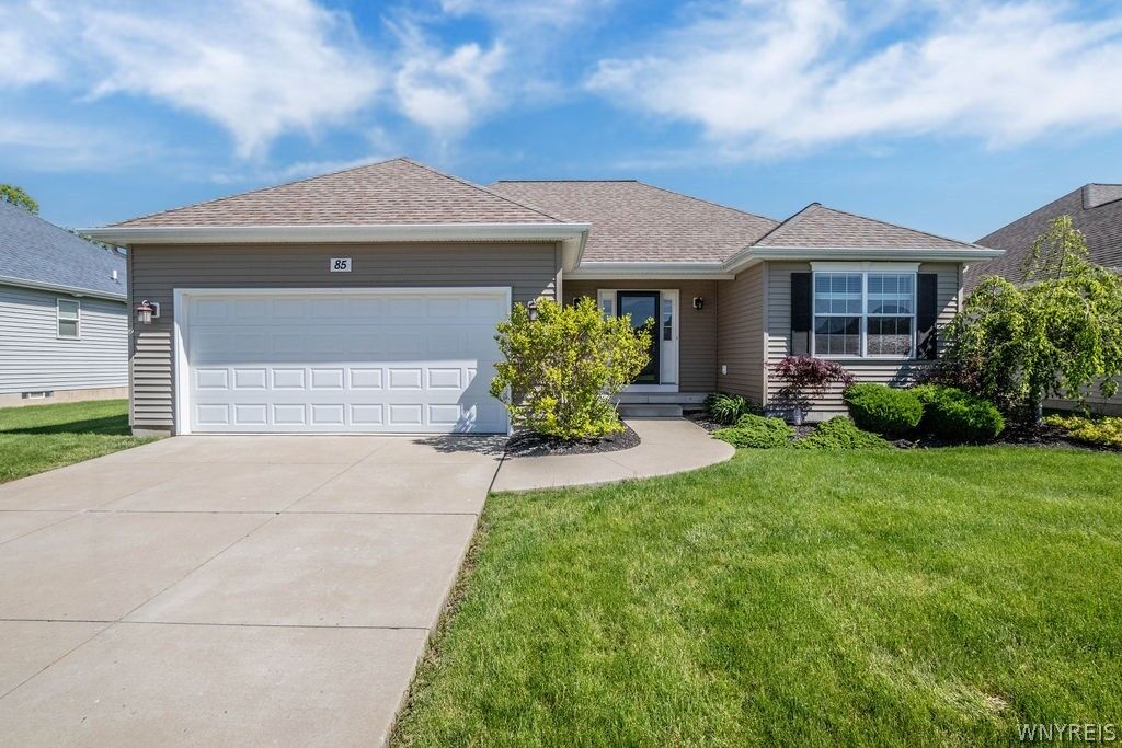 Property Photo: 85 Cottagewood Lane NY 14072