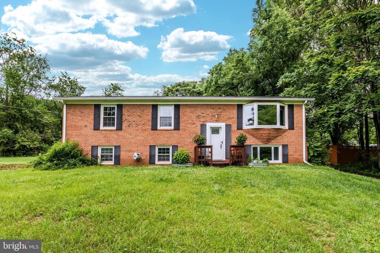 Property Photo:  39636 Mossridge Road  VA 20105 