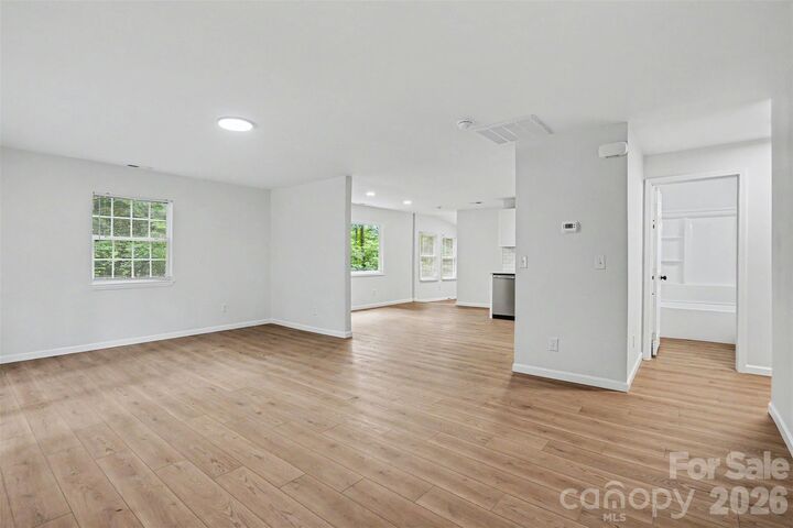 Property Photo: 9118 S Lakebrook Road NC 28214