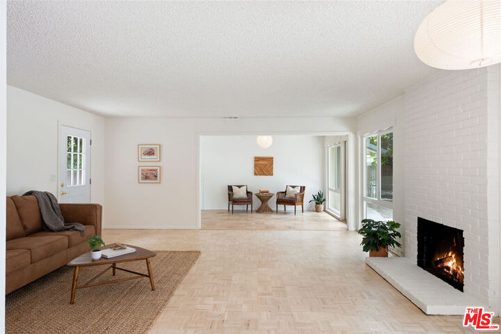 Property Photo:  22736 Cantlay St  CA 91307 