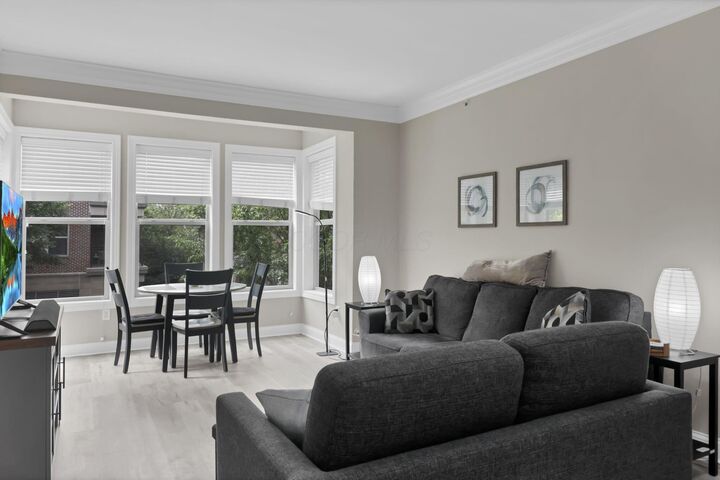 Property Photo:  960 Perry Street  OH 43215 