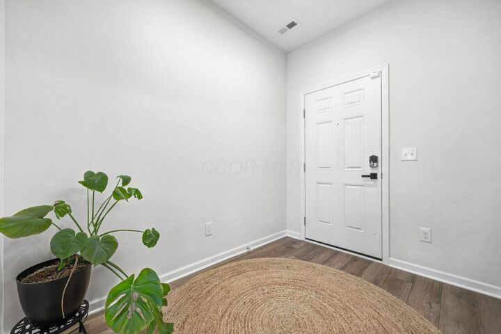 Property Photo: 5556 Violet Street OH 43103