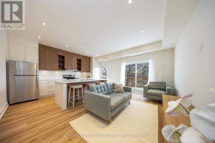Property Photo:  29 Hatherley Road  ON M6E 1V8 