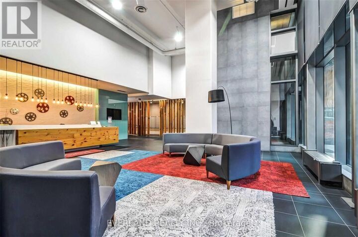 Property Photo:  21 Widmer Street 4001  ON M5V 0B8 