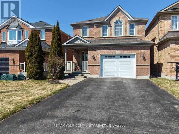 Property Photo:  109 Collis Drive  ON L4G 7V2 