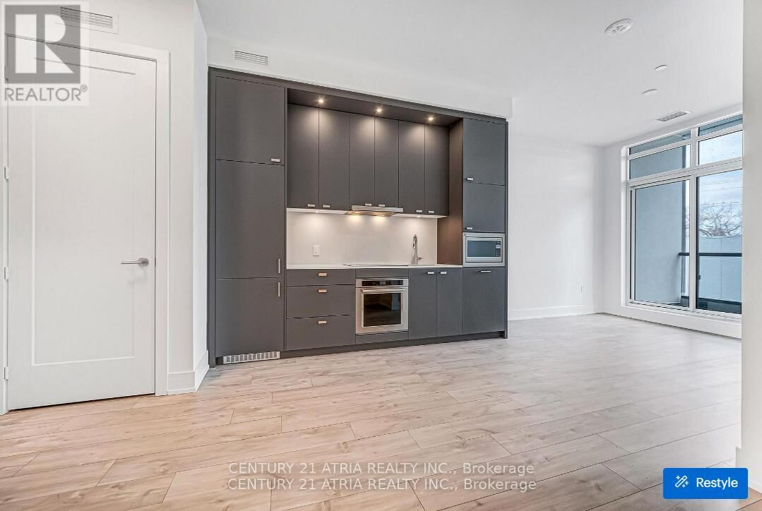 Property Photo: 858 Dupont Street 207 ON M6G 0C1
