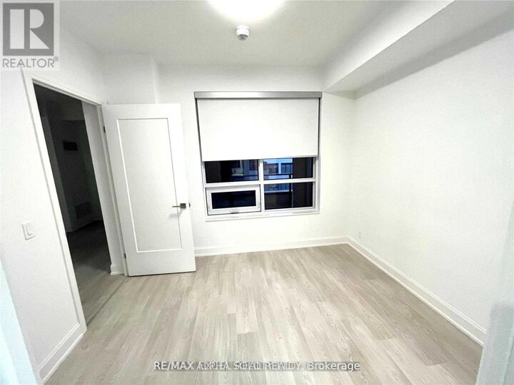 Property Photo:  38 Water Walk Drive East 1030  ON L3R 6M8 