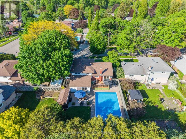 Property Photo:  40 Strathmere Place  ON N1H 5L8 