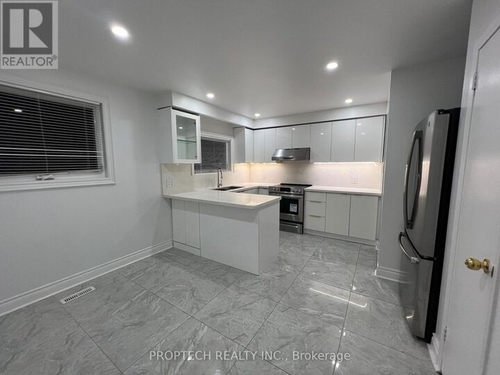 Property Photo:  34 Broomfield Drive  ON M1S 2W1 