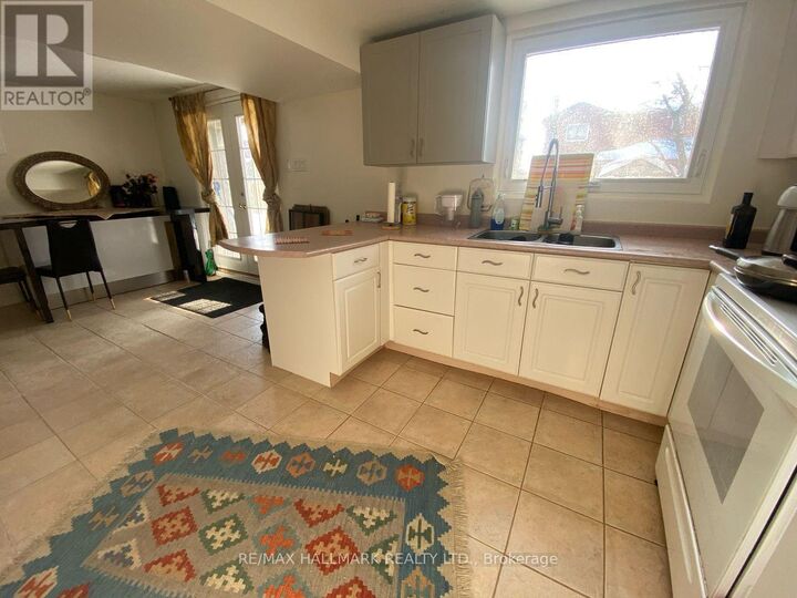 Property Photo:  15 Bingham Street  ON L4C 8Y6 