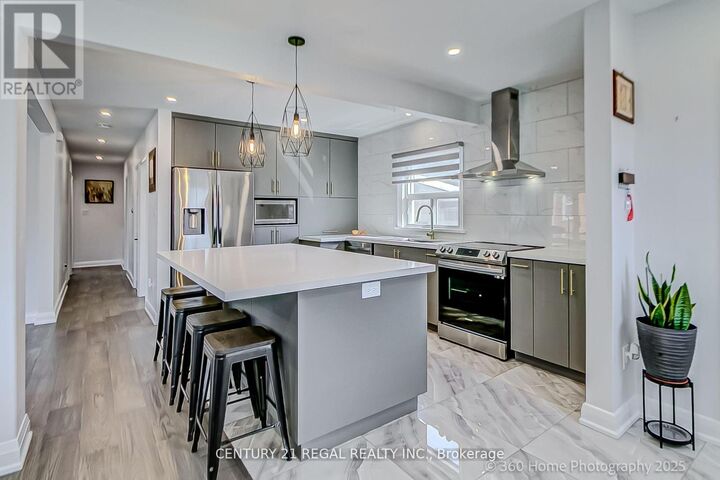 Property Photo: 17 Electro Road ON M1R 2A6