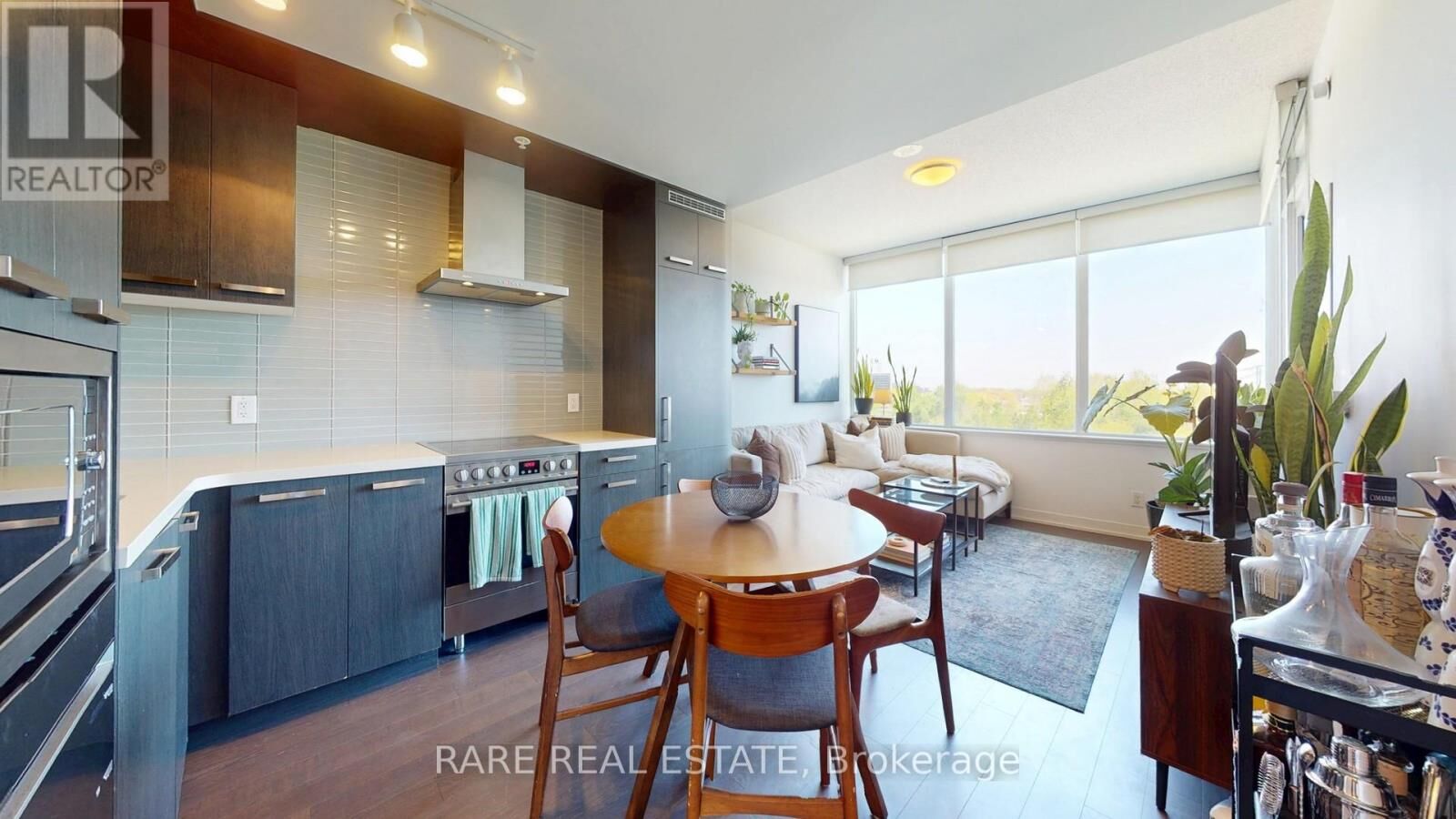 Property Photo:  120 Bayview Avenue N516  ON M5A 0G4 