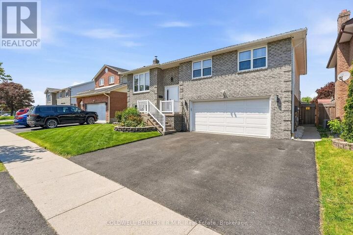 Photo de la propriété: 14 Glenabbey Drive ON L1E 1B9