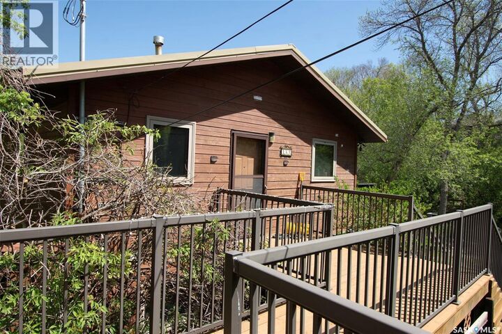 Property Photo:  462 Fairchild Avenue  SK S0G 4C0 