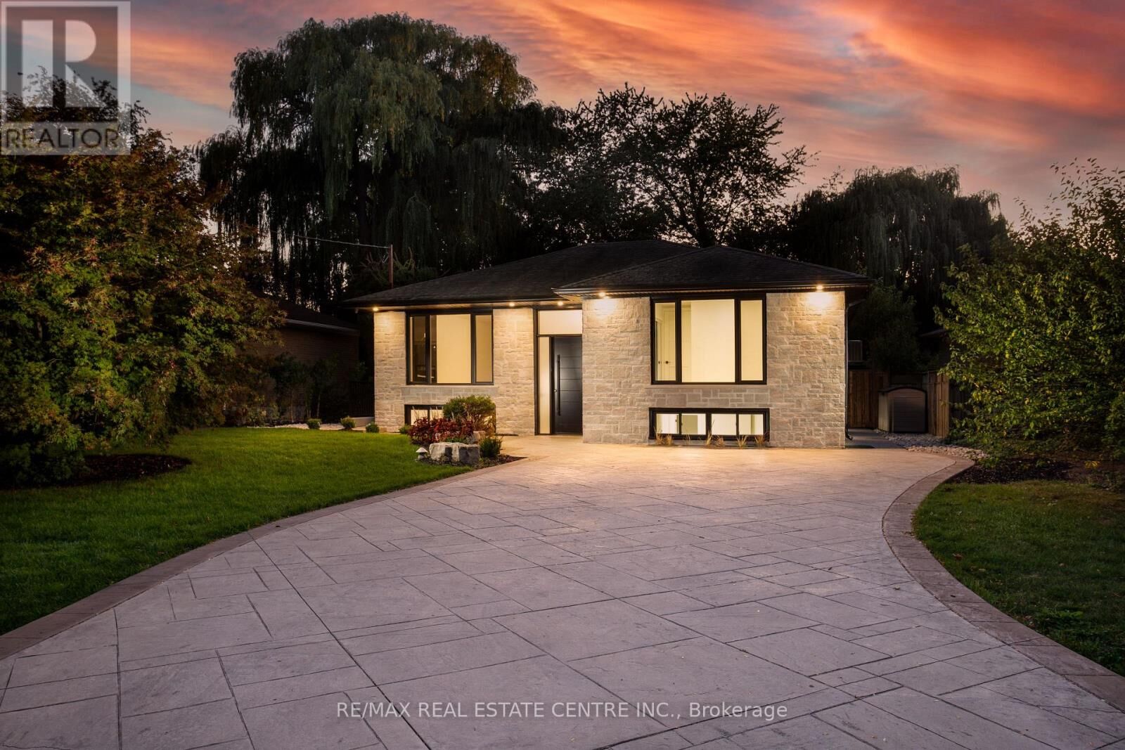 Property Photo: 446 Willis Drive ON L6L 4V5