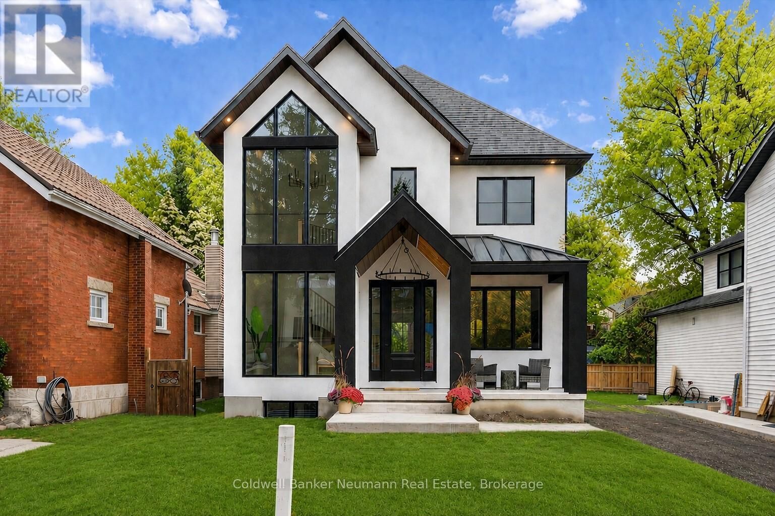 Property Photo:  126 Oxford Street  ON N1H 2M7 