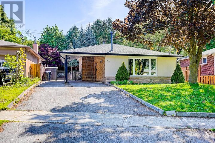 Property Photo:  37 Dallington Drive  ON M2J 2G4 