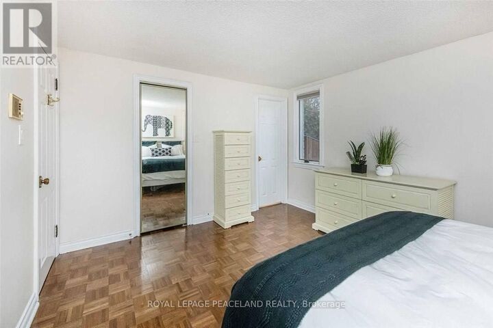 Property Photo: 4239 White Spruce Court 2 ON L5C 3X5