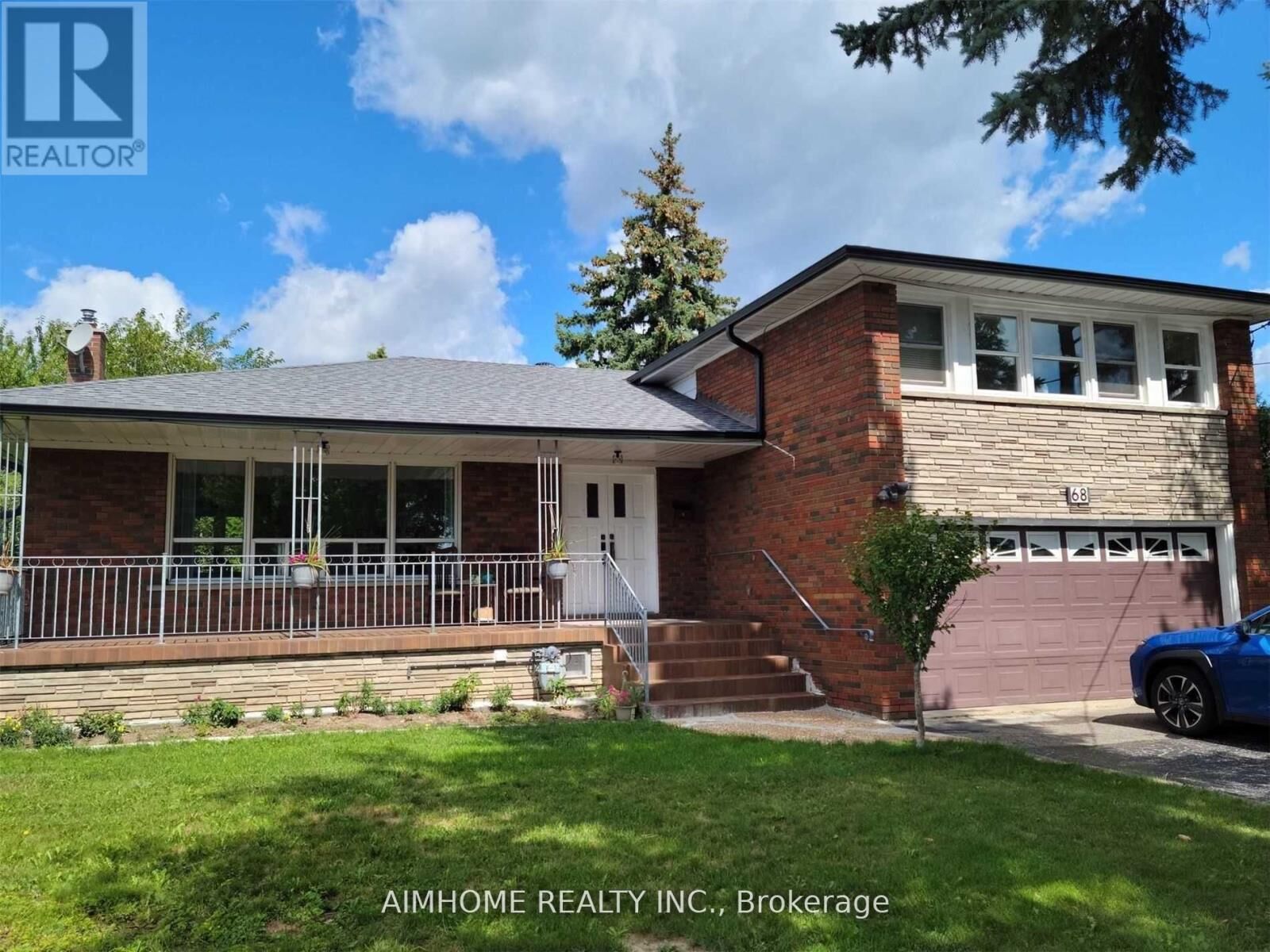 Property Photo:  68 Claver Avenue  ON M6B 2W2 