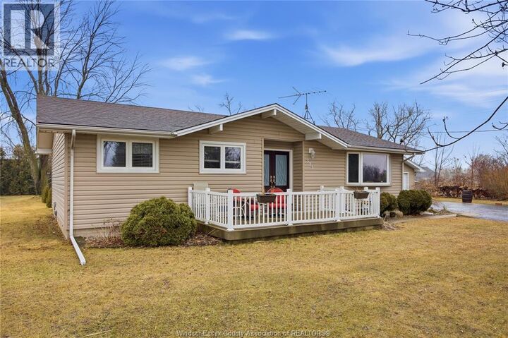 Property Photo: 575 Middle Sideroad ON N9V 3R3