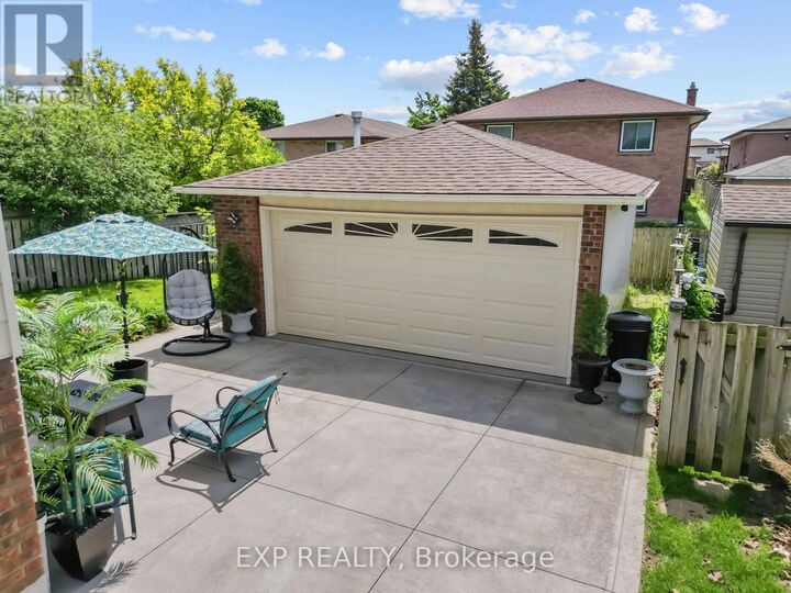 Property Photo: 56 Classic Crescent ON N5W 5T8