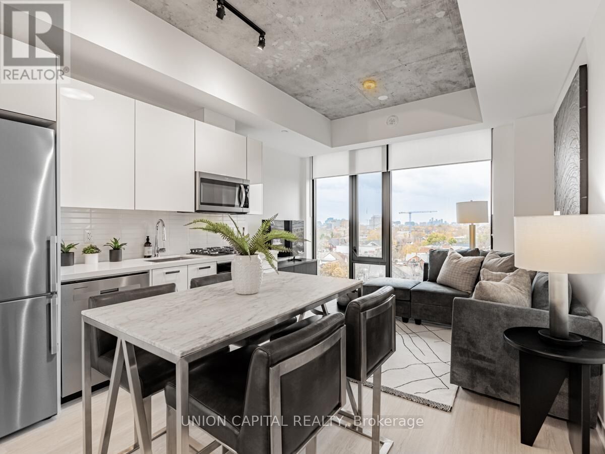 Property Photo: 195 McCaul Street 701 ON M5T 1W6