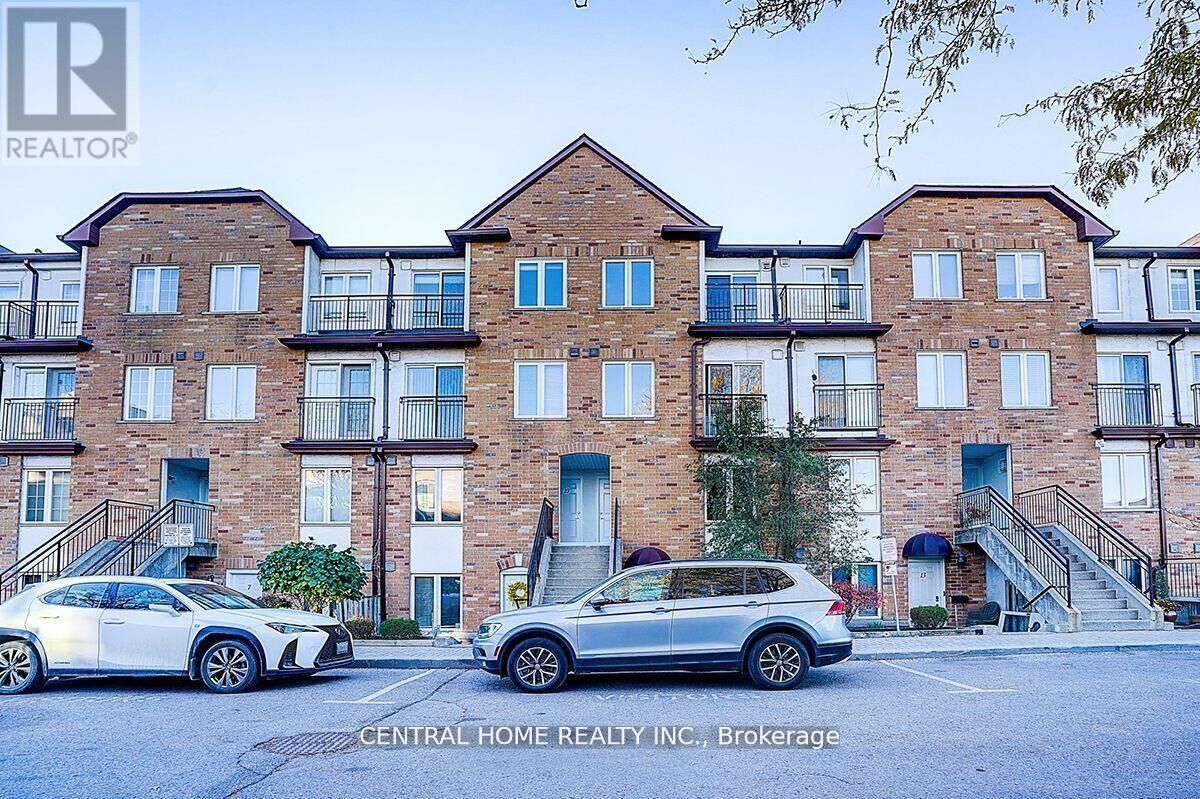 Property Photo: 988 Sheppard Avenue West 11 ON M3H 2T6