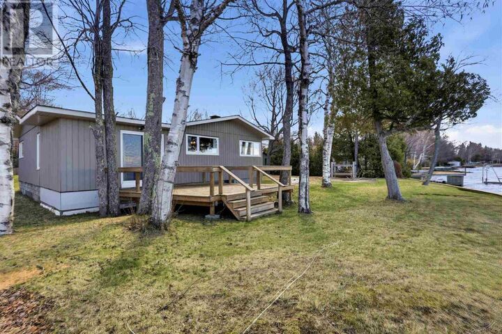 Property Photo: 365 Sunnyside Beach Rd ON P6A 5K6
