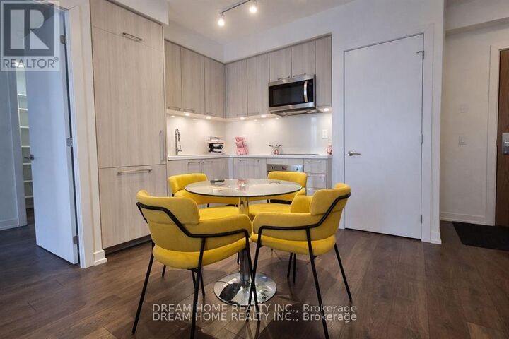 Property Photo:  1 Grandview Avenue 2302  ON L3T 0G7 