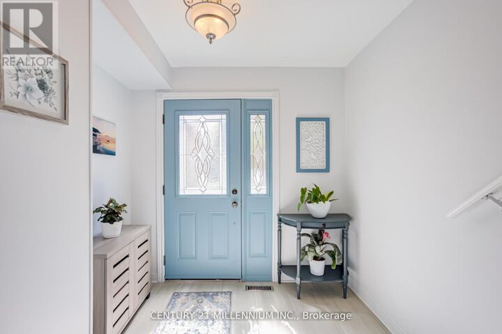 Property Photo: 17 Craigleigh Crescent 17 ON L6T 2E3